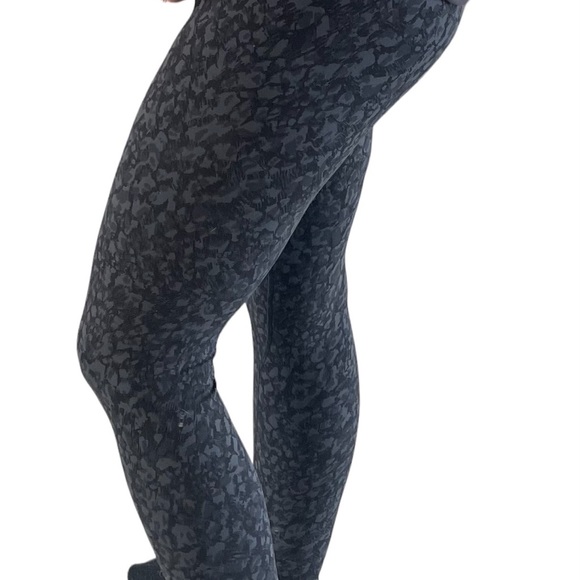 Lululemon size 10 legging 31” - Picture 1 of 4